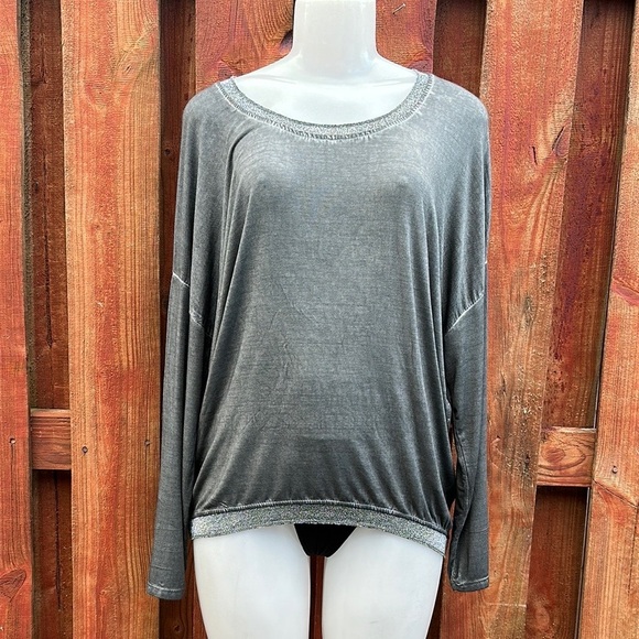 Free For Humanity Long Sleeve Women’s Gray Women's Top Size 8 - Picture 1 of 10